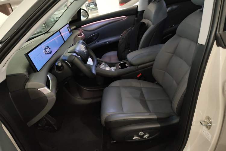 Used IM LS6 2025 Ultra-Powerful Lingxi Intelligent Enjoyment Edition Left Front Seat