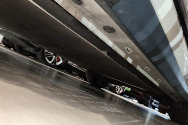 Used IM LS6 2025 Ultra-Powerful Lingxi Intelligent Enjoyment Edition Left Side Sill