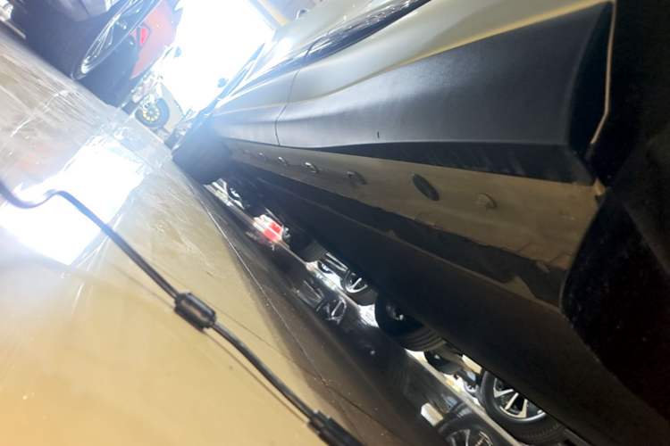 Used IM LS6 2025 Long-Range Lingxi Intelligent Driving Edition Left Side Sill
