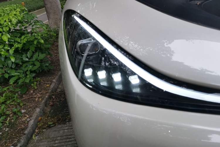 Used IM LS6 2025 Lingxi Intelligent Driving Edition Right Front Headlight