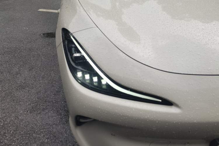 Used IM LS6 2025 Lingxi Intelligent Driving Edition Right Front Headlight