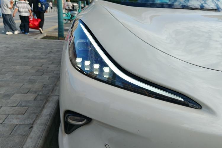 Used IM LS6 2025 Long-Range Lingxi Intelligent Driving Edition Right Front Headlight