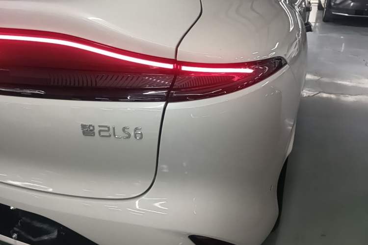 Used IM LS6 2025 Long-Range Lingxi Smart Enjoyment Edition Right Rear Taillight