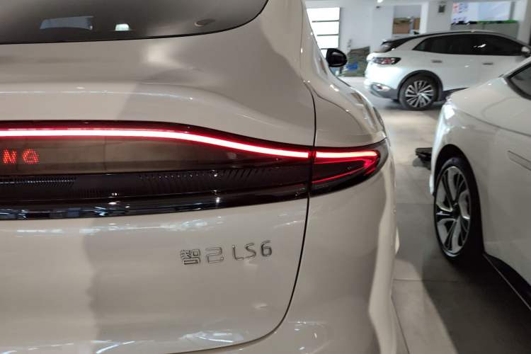 Used IM LS6 2025 Ultra-Powerful Lingxi Intelligent Enjoyment Edition Right Rear Taillight