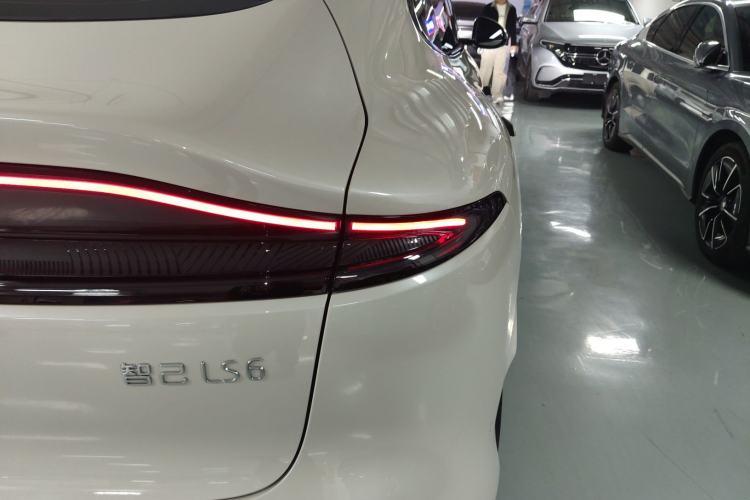 Used IM LS6 2025 Long-Range Lingxi Smart Enjoyment Edition Right Rear Taillight