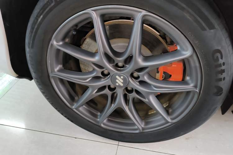 Used IM LS6 2025 Lingxi Intelligent Driving Edition Right Rear Wheel Hub
