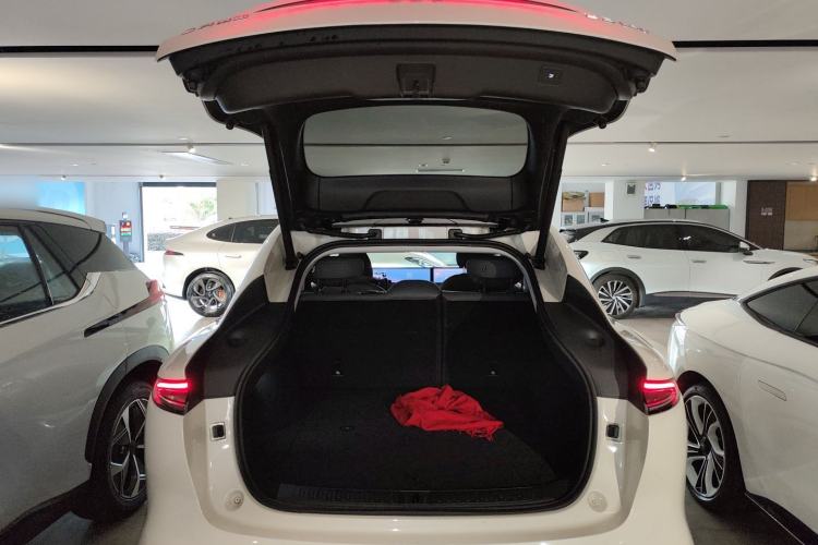 Used IM LS6 2025 Ultra-Powerful Lingxi Intelligent Enjoyment Edition Trunk