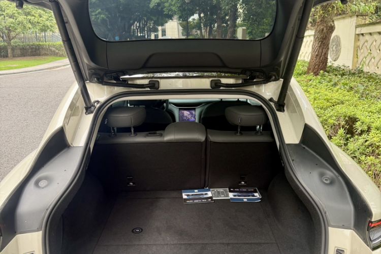 Used IM LS6 2025 Lingli Intelligent Driving Theater Edition Trunk