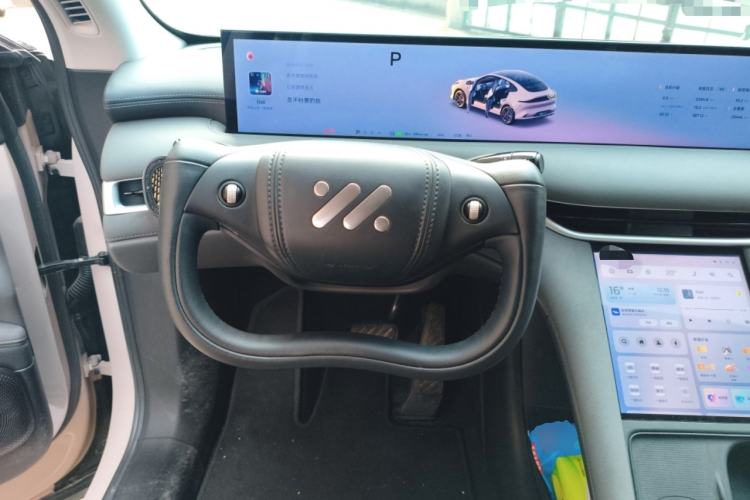 Used IM LS6 2025 Ultra-Powerful Lingxi Intelligent Enjoyment Edition Steering Wheel