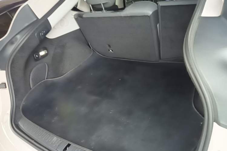 Used IM LS6 2025 Lingxi Intelligent Driving Edition Trunk