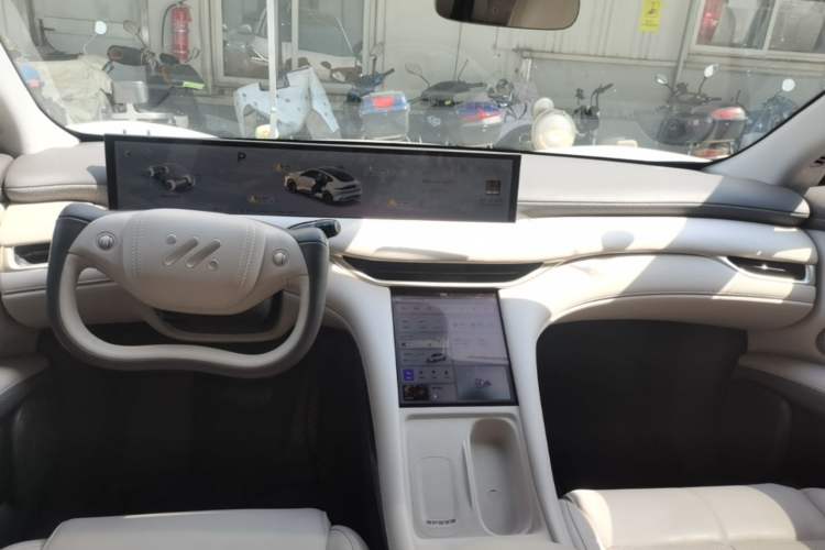Used IM LS6 2025 Lingxi Intelligent Driving Edition Center Console