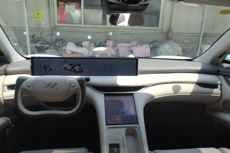 Used IM LS6 2025 Lingxi Intelligent Driving Edition Center Console