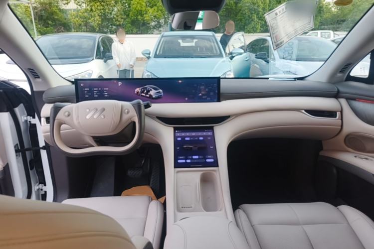 Used IM LS6 2025 Lingxi Intelligent Driving Edition Center Console