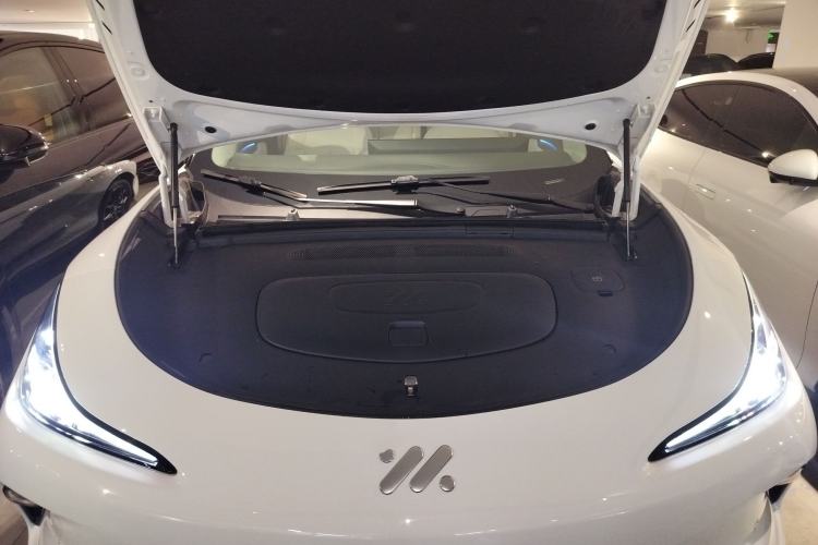 Used IM LS6 2025 Lingxi Intelligent Driving Edition Engine Bay