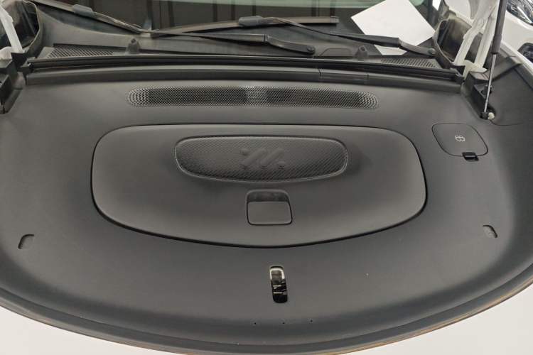 Used IM LS6 2025 Lingxi Intelligent Driving Edition Engine Bay