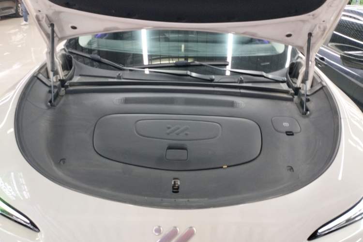 Used IM LS6 2025 Long-Range Lingxi Intelligent Driving Edition Engine Bay