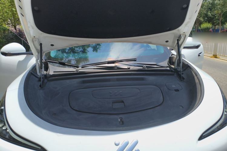 Used IM LS6 2025 Lingxi Intelligent Driving Edition Engine Bay