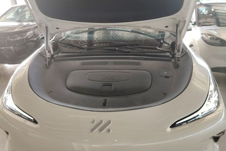 Used IM LS6 2025 Lingxi Intelligent Driving Edition Engine Bay