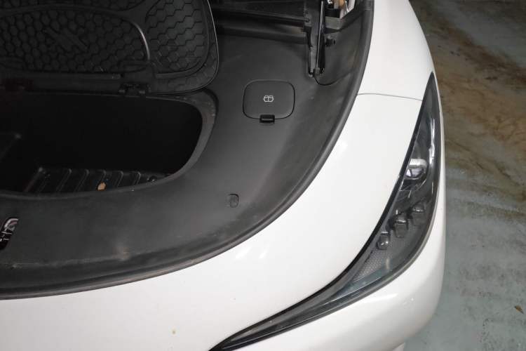 Used IM LS6 2025 Ultra-Powerful Lingxi Intelligent Enjoyment Edition Engine Bay Left