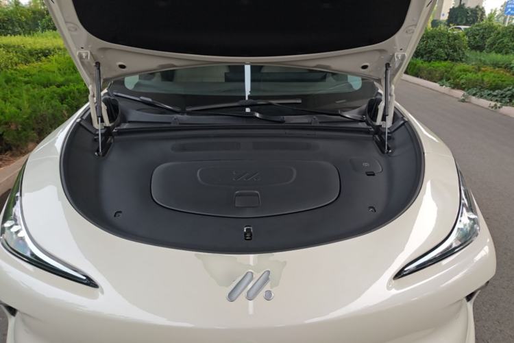 Used IM LS6 2025 Lingxi Intelligent Driving Edition Engine Bay