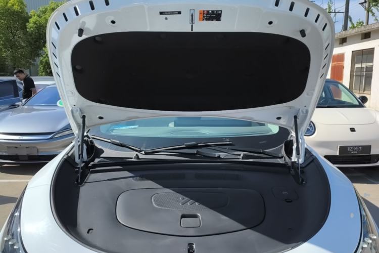 Used IM LS6 2025 Lingxi Intelligent Driving Edition Engine Bay