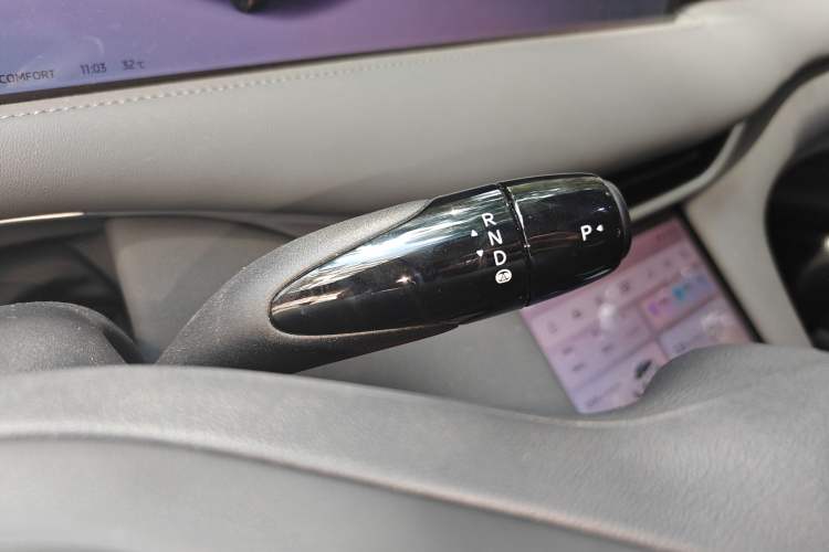 Used IM LS6 2025 Lingxi Intelligent Driving Edition Gear Lever