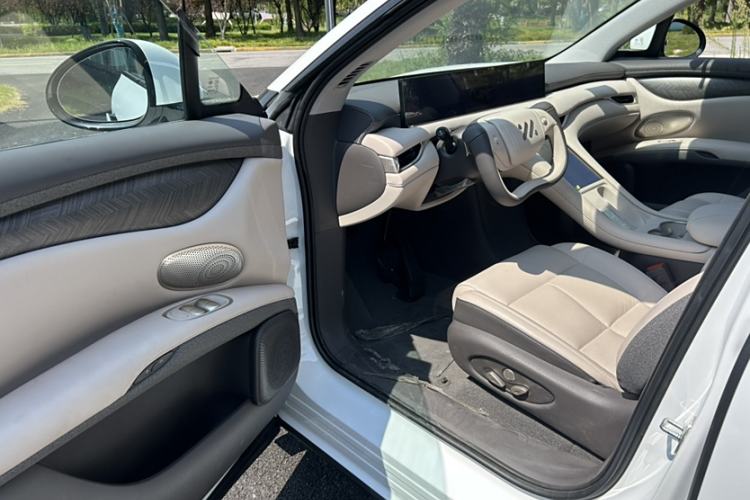 Used IM LS6 2025 Lingxi Intelligent Driving Edition Interior 1