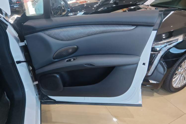 Used IM LS6 2025 Long-Range Lingxi Intelligent Driving Edition Interior 5