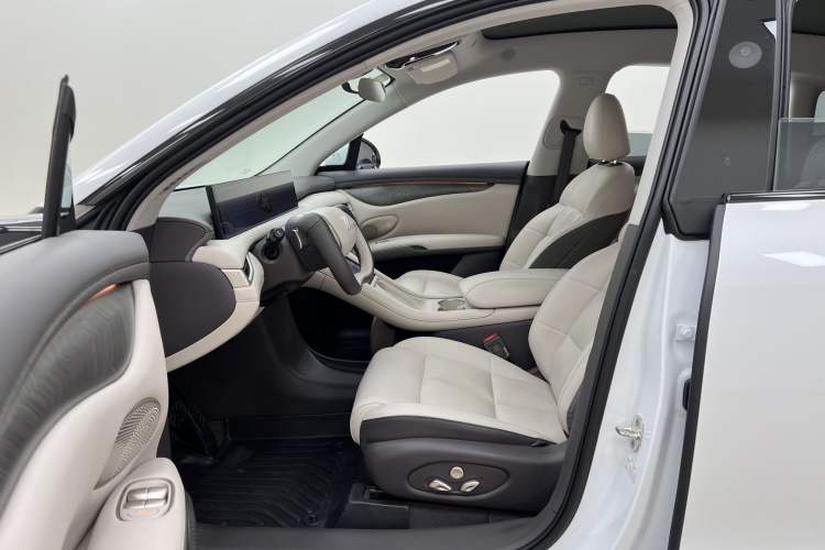 Used IM LS6 2025 Lingxi Intelligent Driving Edition Interior 5