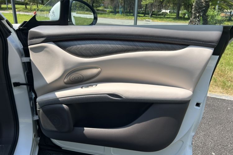 Used IM LS6 2025 Lingxi Intelligent Driving Edition Interior 6