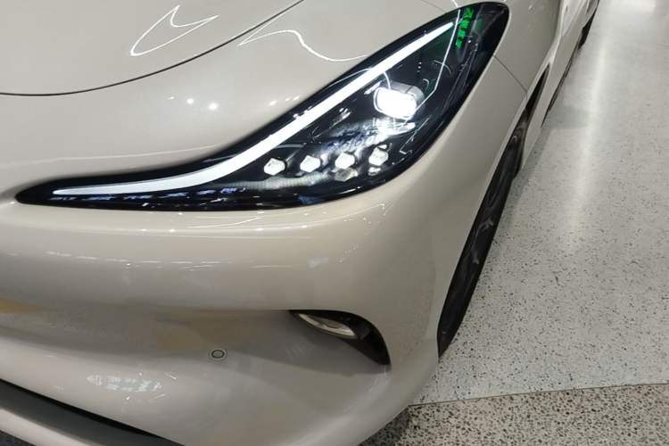 Used IM LS6 2025 Long-Range Lingxi Smart Enjoyment Edition Left Front Headlight