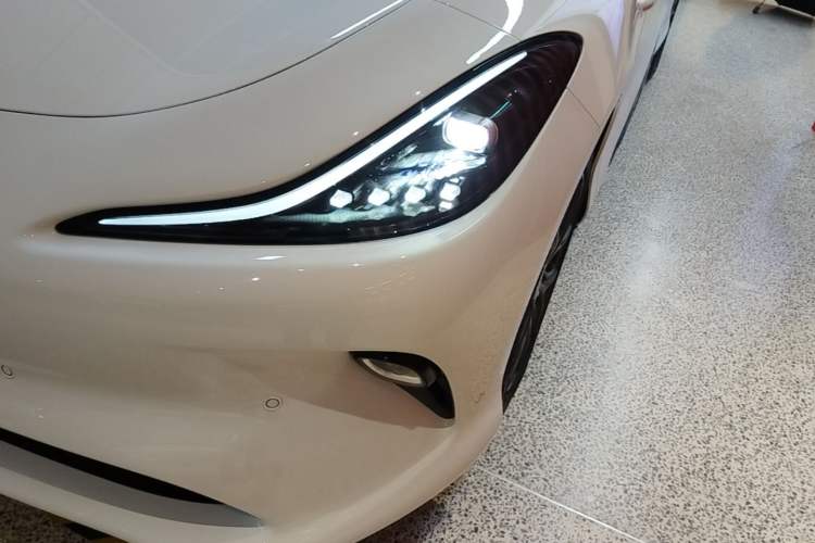 Used IM LS6 2025 Lingxi Intelligent Driving Edition Left Front Headlight