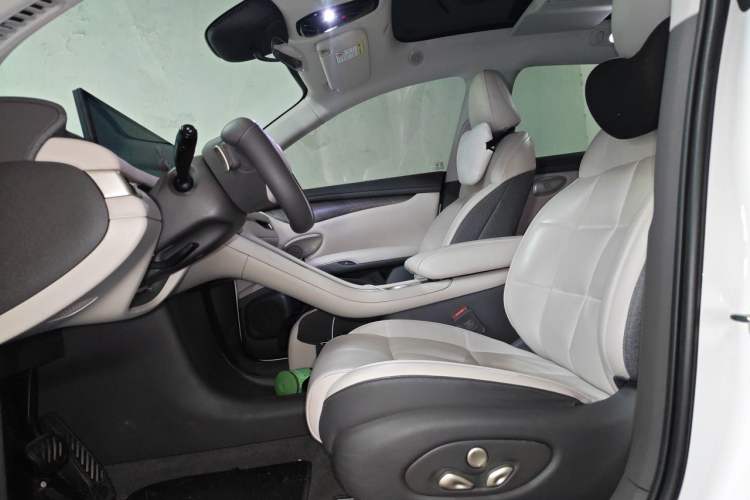 Used IM LS6 2025 Ultra-Powerful Lingxi Intelligent Enjoyment Edition Left Front Seat