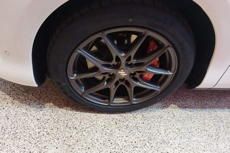 Used IM LS6 2025 Lingxi Intelligent Driving Edition Left Front Wheel Hub