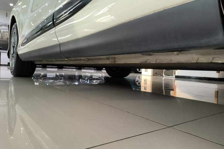 Used IM LS6 2025 Lingxi Intelligent Driving Edition Left Side Sill