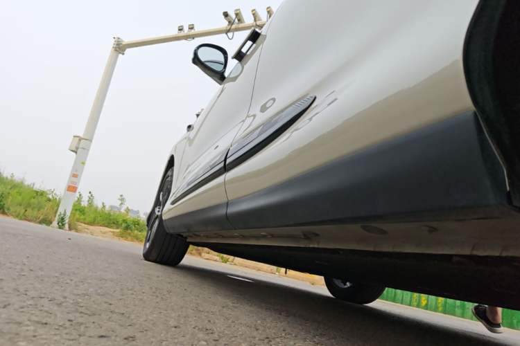 Used IM LS6 2025 Lingxi Intelligent Driving Edition Left Side Sill