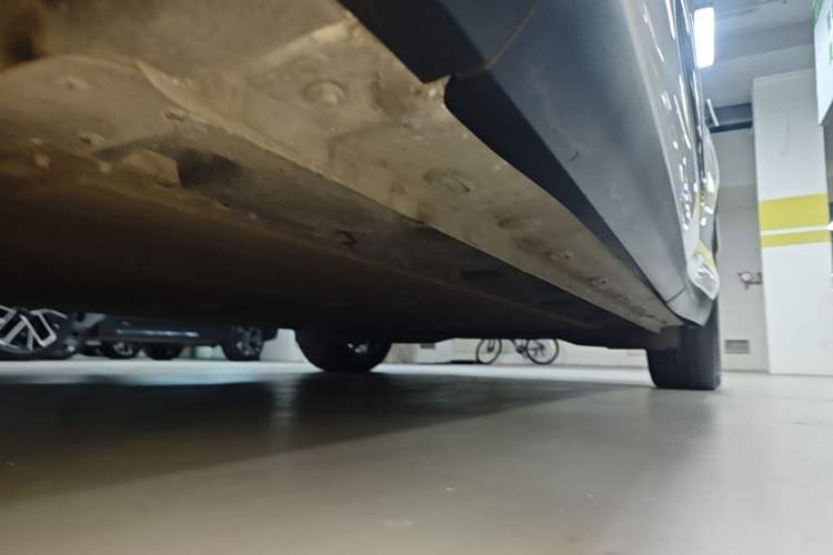Used IM LS6 2025 Lingxi Intelligent Driving Edition Left Side Sill