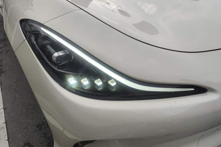 Used IM LS6 2025 Long-Range Lingxi Smart Enjoyment Edition Right Front Headlight