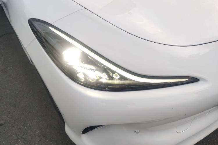 Used IM LS6 2025 Long-Range Lingxi Smart Enjoyment Edition Right Front Headlight