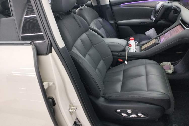Used IM LS6 2025 Long-Range Lingxi Intelligent Driving Edition Right Front Seat