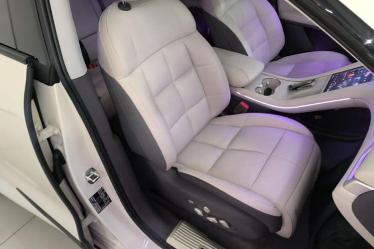 Used IM LS6 2025 Lingxi Intelligent Driving Edition Right Front Seat