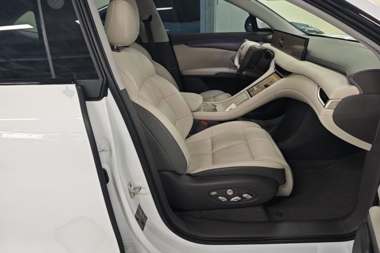 Used IM LS6 2025 Lingxi Intelligent Driving Edition Right Front Seat
