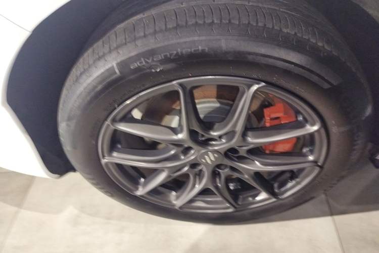 Used IM LS6 2025 Lingxi Intelligent Driving Edition Right Rear Wheel Hub