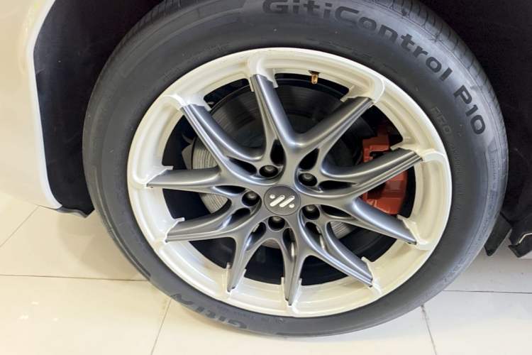 Used IM LS6 2025 Lingxi Intelligent Driving Edition Right Rear Wheel Hub
