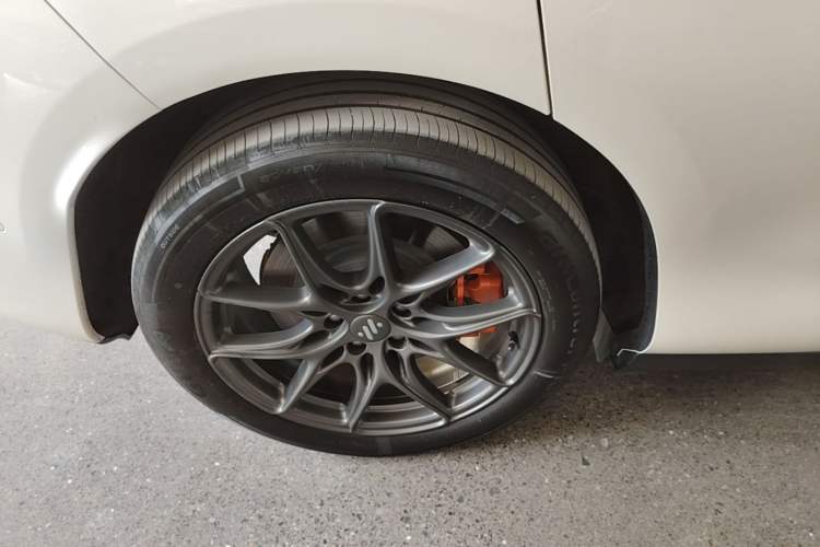Used IM LS6 2025 Lingxi Intelligent Driving Edition Right Rear Wheel Hub