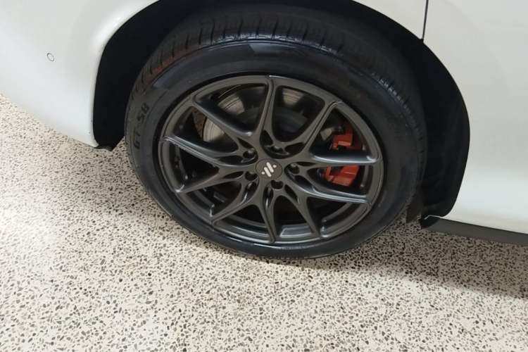 Used IM LS6 2025 Lingxi Intelligent Driving Edition Right Rear Wheel Hub