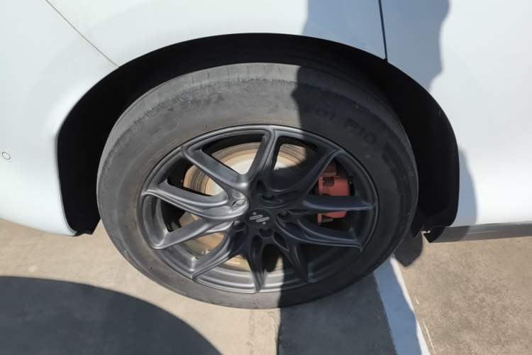 Used IM LS6 2025 Lingxi Intelligent Driving Edition Right Rear Wheel Hub