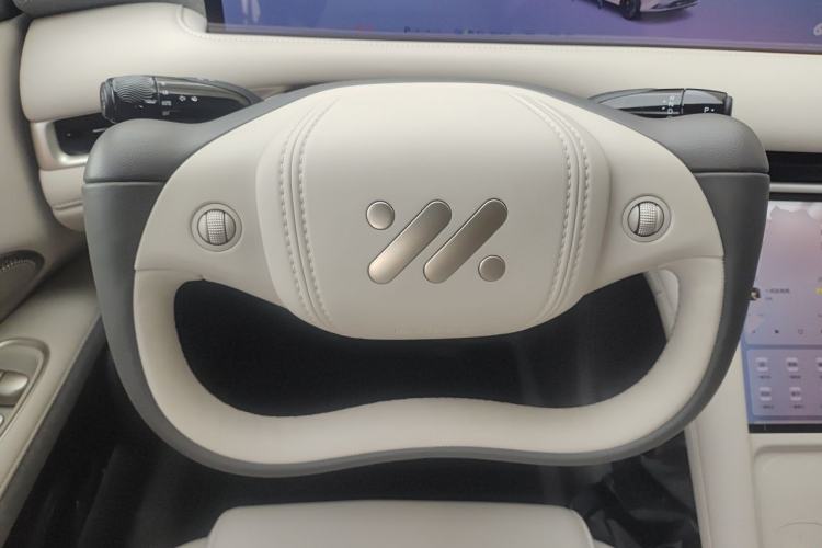 Used IM LS6 2025 Long-Range Lingxi Smart Enjoyment Edition Steering Wheel