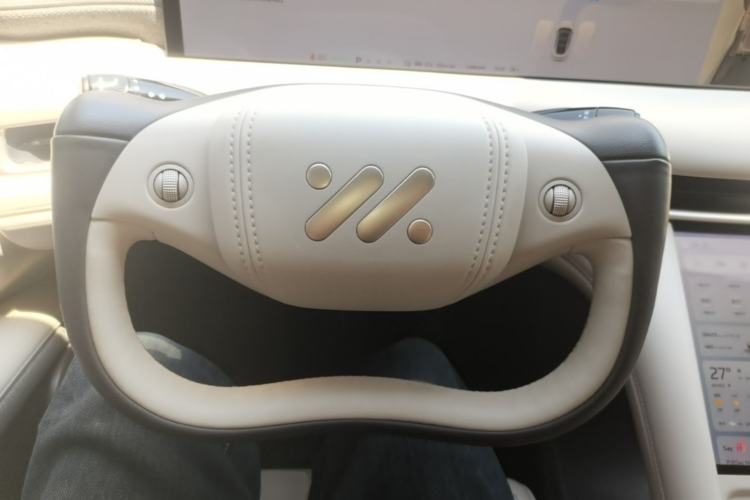 Used IM LS6 2025 Lingxi Intelligent Driving Edition Steering Wheel