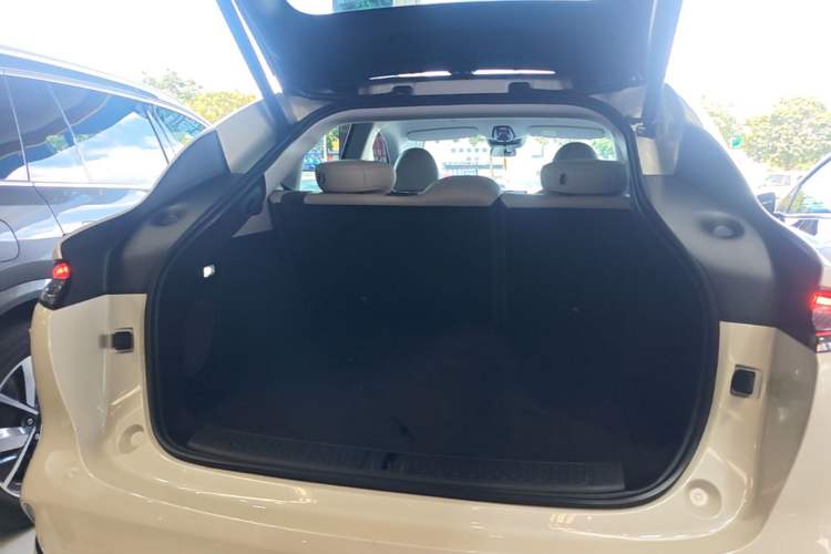 Used IM LS6 2025 Lingxi Intelligent Driving Edition Trunk